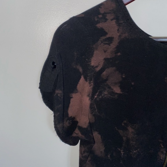 HI-LOW BLEACHED ZIPPERED TOP - Picture 2 of 5